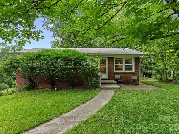 53 Merion Drive, Asheville, NC 28806