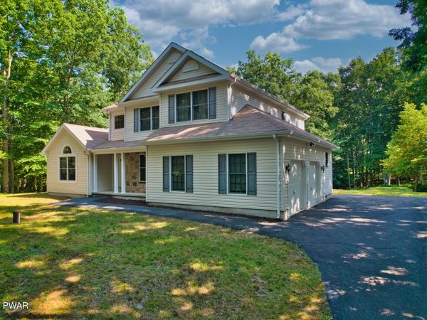 105 Seneca Court, Milford, PA 18337