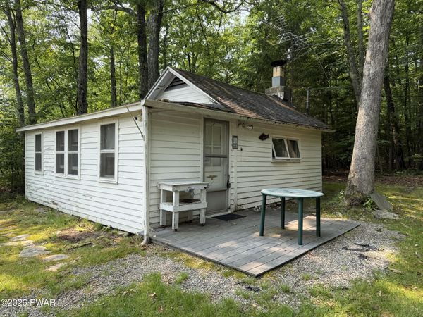 142 Lake Minisink Road W, Dingmans Ferry, PA 18328