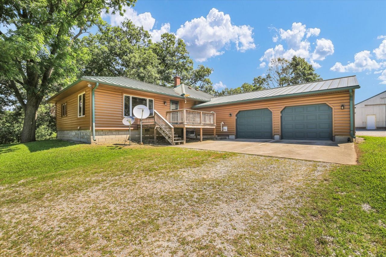 675 E 1950 North Road , Monticello, IL 61856