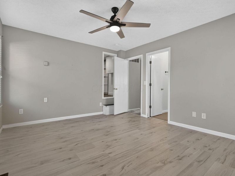 9166 Windy Creek Drive , Columbus, OH 43240 Photo 16