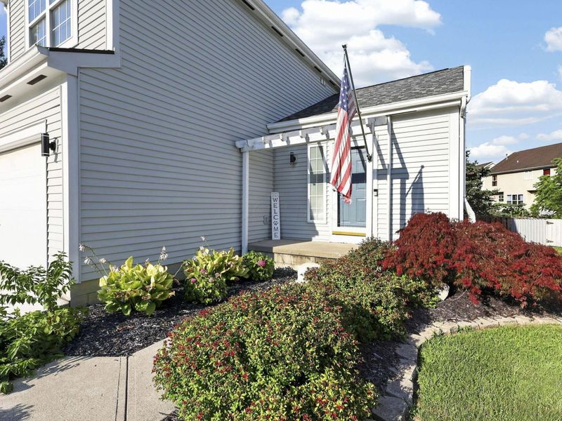 9166 Windy Creek Drive , Columbus, OH 43240 Photo 2