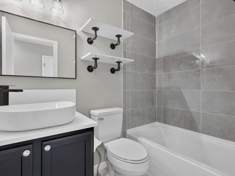 9166 Windy Creek Drive , Columbus, OH 43240 Photo 22