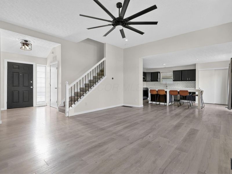 9166 Windy Creek Drive , Columbus, OH 43240 Photo 5