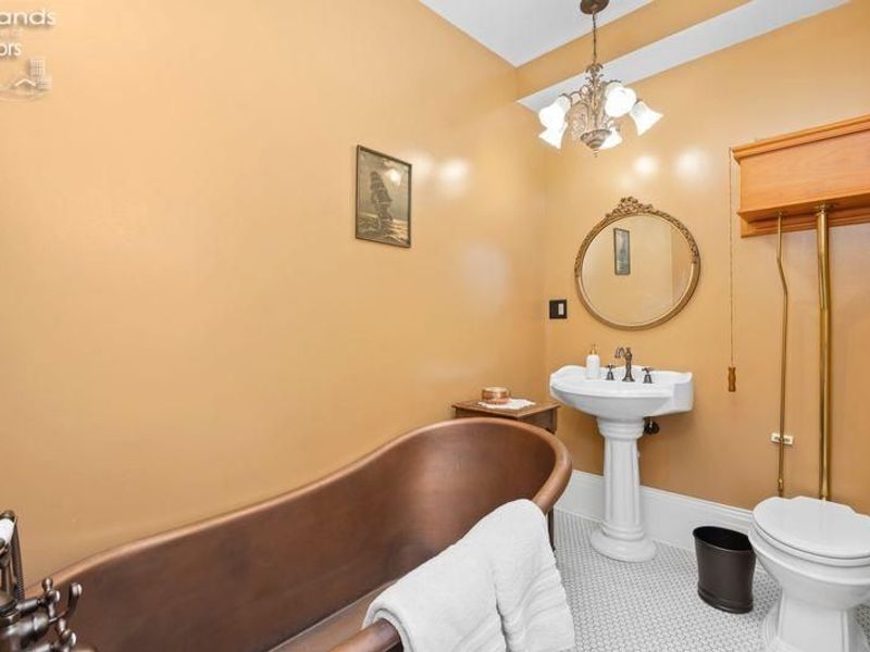 403 E Adams, Sandusky, OH 44870 Photo 64