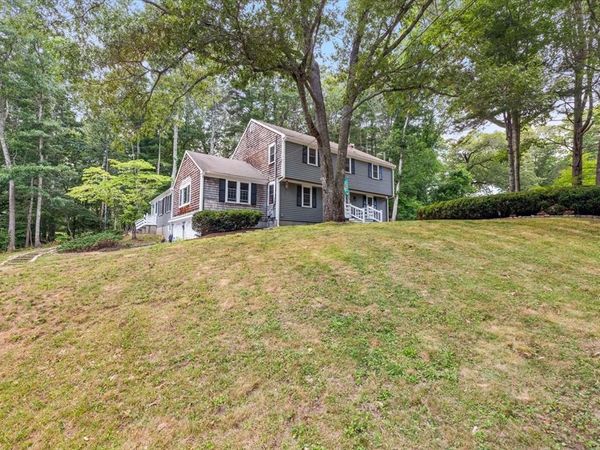 10 Flint Locke Dr, Duxbury, MA 02332