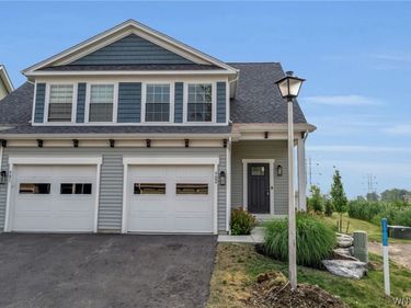 902 Carriage Lane, Buffalo, NY 14224