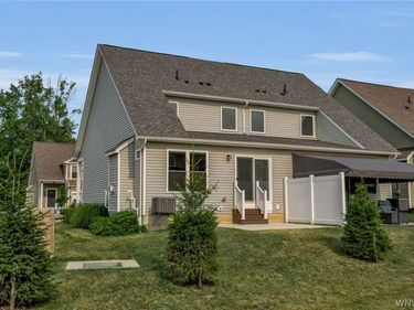 902 Carriage Lane, Buffalo, NY 14224