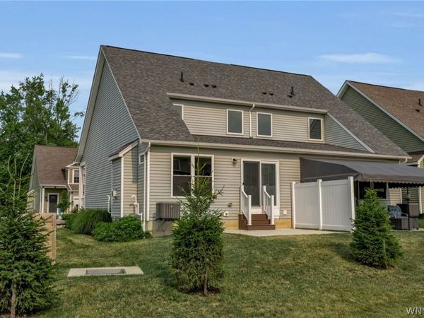902 Carriage Lane , Buffalo, NY 14224