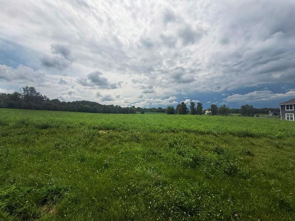 W2371 Gabriel Ct, Unit Lt19, Ashippun, WI 53066