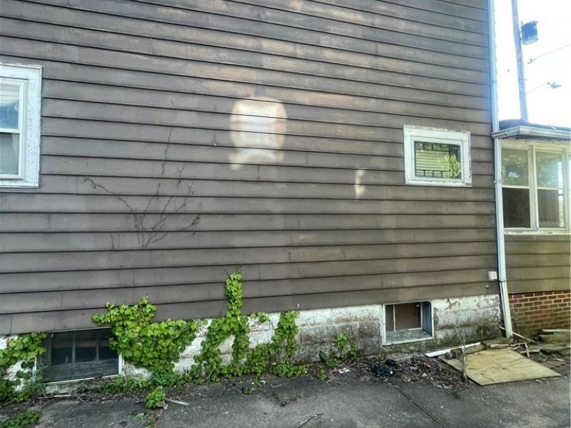 9118 Hillock Avenue , Cleveland, OH 44108 Photo 3