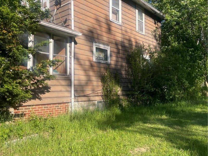 9118 Hillock Avenue , Cleveland, OH 44108 Photo 5