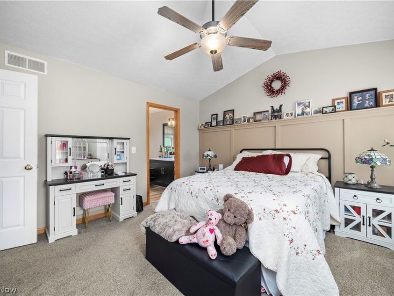 8020 Oak Tree Drive N, Lorain, OH 44053 Photo 18