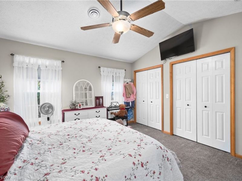 8020 Oak Tree Drive N, Lorain, OH 44053 Photo 20
