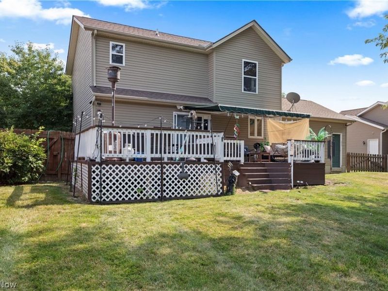 8020 Oak Tree Drive N, Lorain, OH 44053 Photo 3