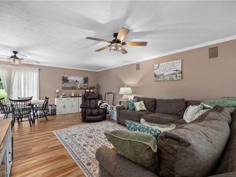 8020 Oak Tree Drive N, Lorain, OH 44053 Photo 5
