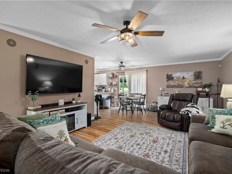 8020 Oak Tree Drive N, Lorain, OH 44053 Photo 6