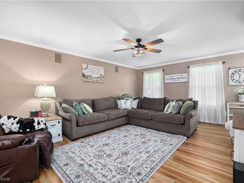 8020 Oak Tree Drive N, Lorain, OH 44053 Photo 7