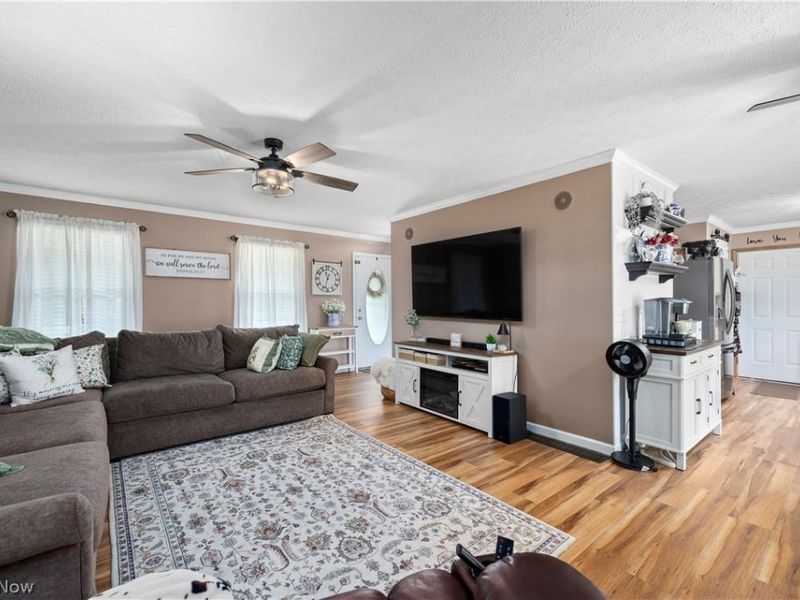 8020 Oak Tree Drive N, Lorain, OH 44053 Photo 8