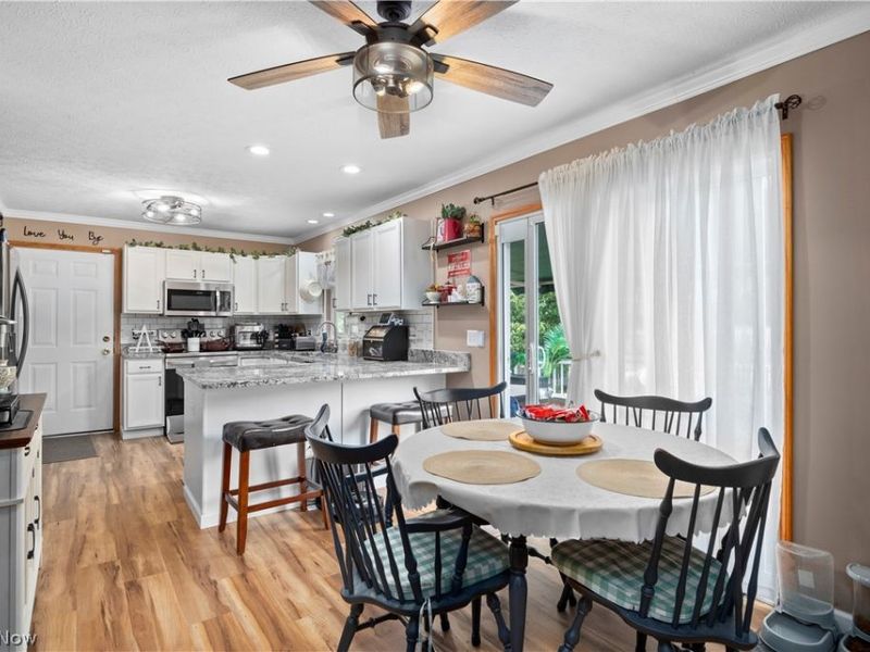 8020 Oak Tree Drive N, Lorain, OH 44053 Photo 9