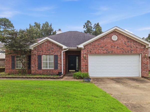 167 Diamond Pointe Drive , Maumelle, AR 72113