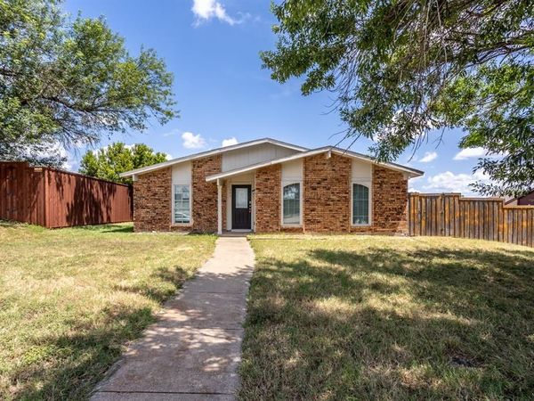 649 Eagle Drive, DeSoto, TX 75115