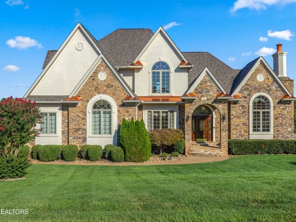 859 Rarity Bay Pkwy, Vonore, TN 37885