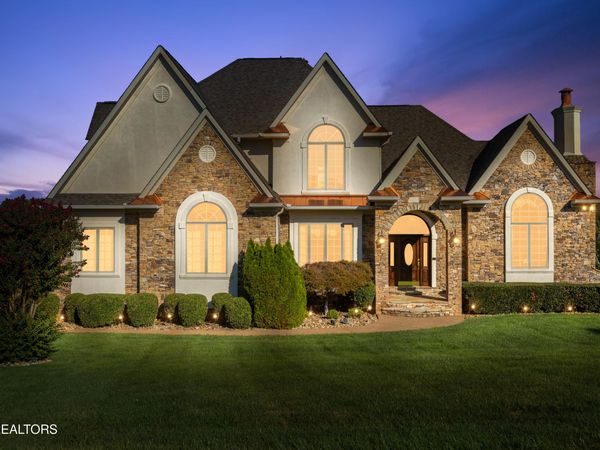 859 Rarity Bay Pkwy, Vonore, TN 37885