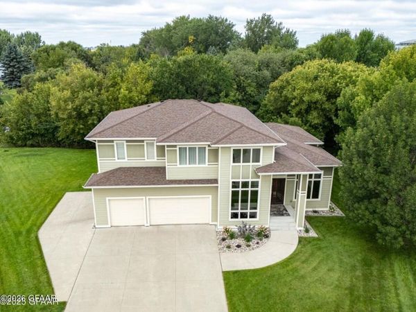 1759 LYDIA Circle , Grand Forks, ND 58201