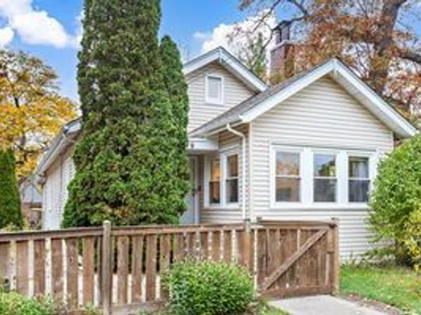979 Vine Street, Winnetka, IL 60093