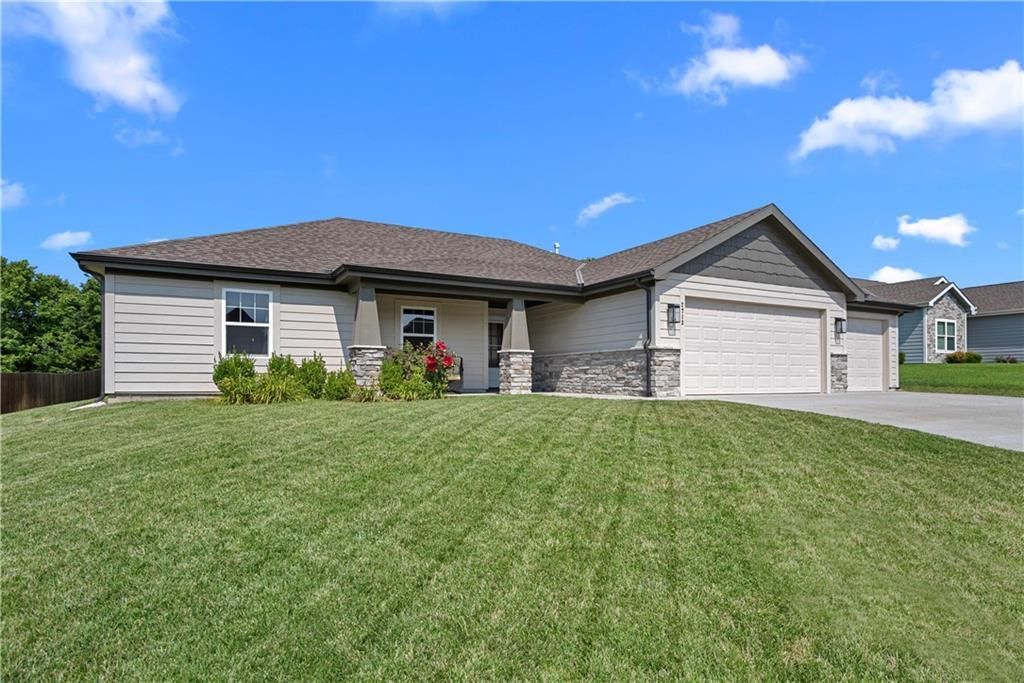 2713 S Fir Terrace, Eudora, KS 66025 Main Photo