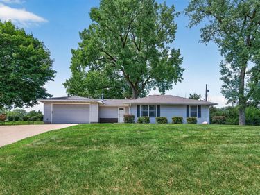 922 23rd Avenue NW, New Brighton, MN 55112
