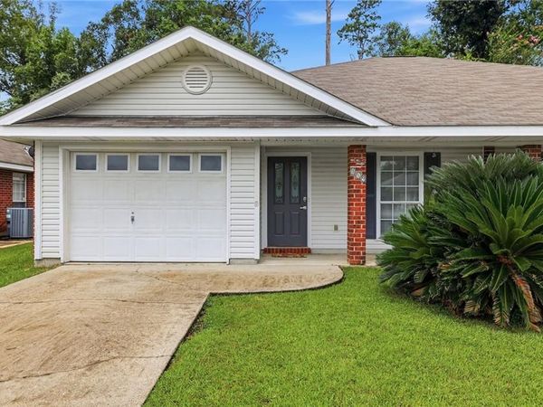 819 EDEN OAKS Drive, Ponchatoula, LA 70454