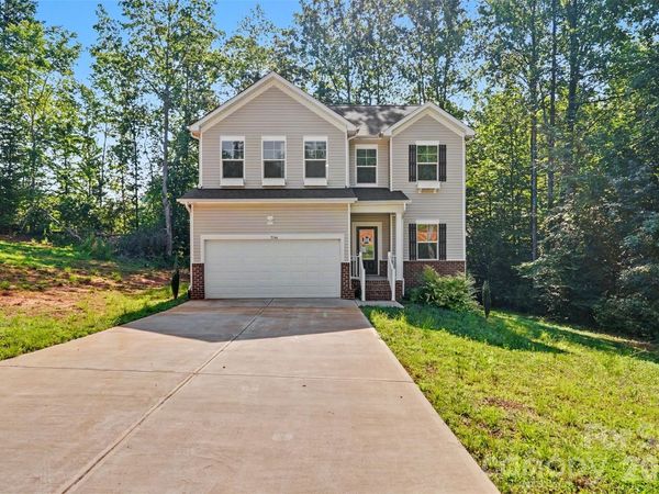 5146 Mark Drive NE, Hickory, NC 28601
