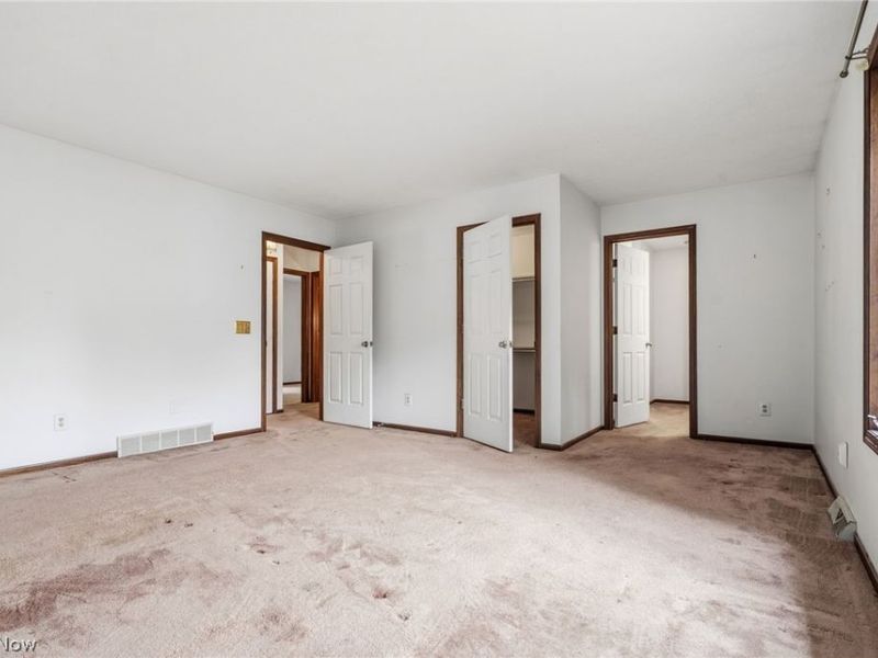 3602 Heatherwood Circle NW, North Canton, OH 44720 Photo 16