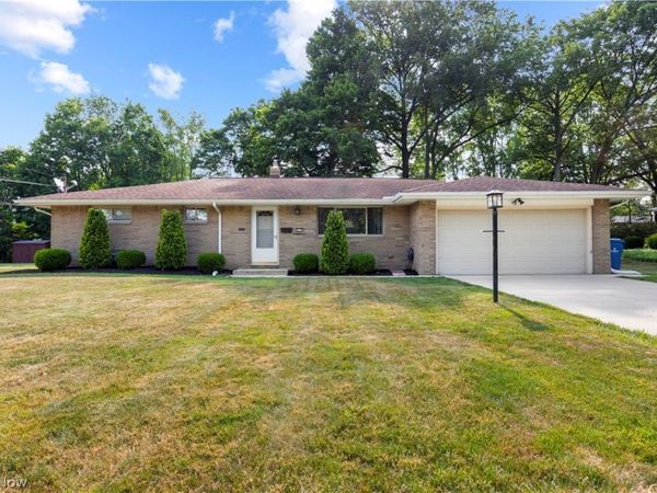 5139 Evergreen Drive, North Olmsted, OH 44070