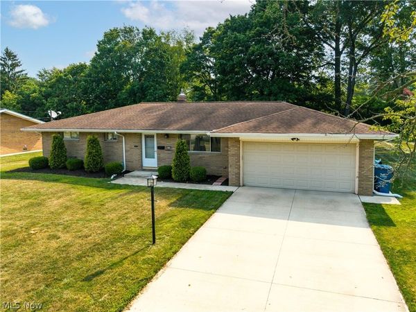 5139 Evergreen Drive , North Olmsted, OH 44070