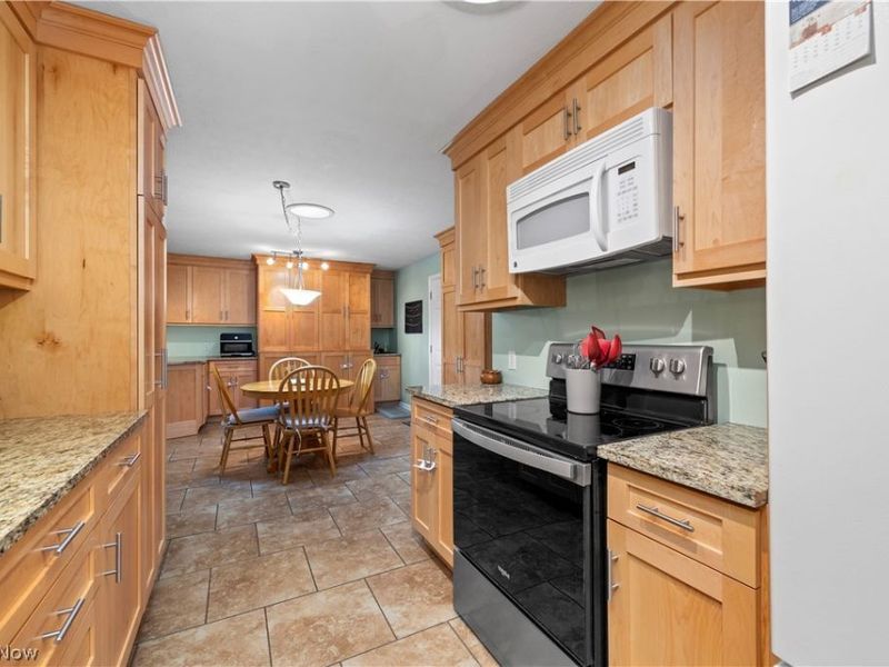 5139 Evergreen Drive, North Olmsted, OH 44070 Photo 15