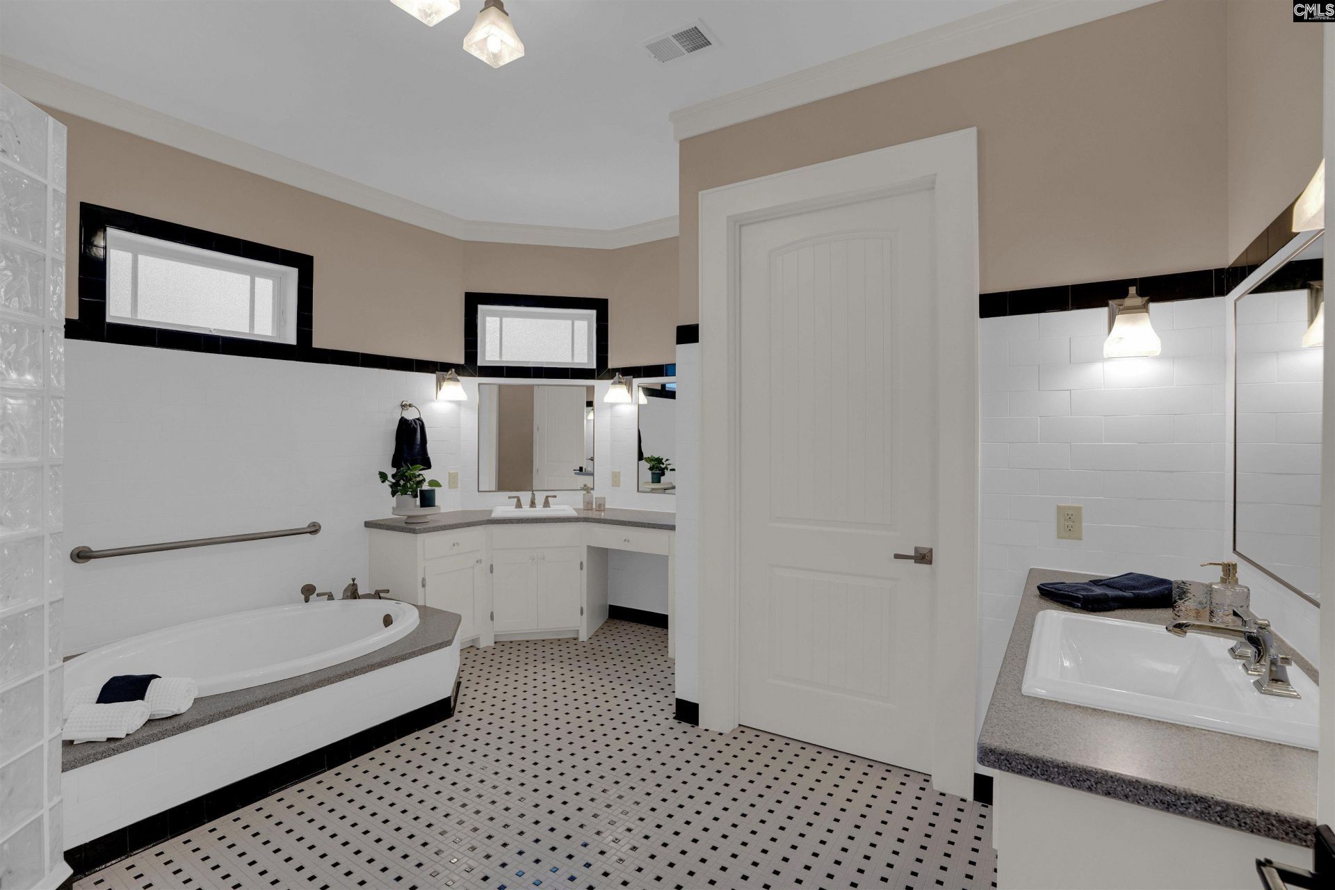 159 Greenside Drive  Photo 12