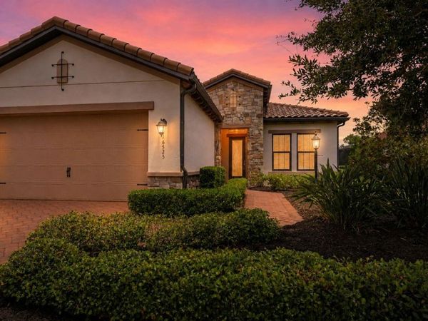 16525 HILLSIDE CIRCLE , LAKEWOOD RANCH, FL 34202