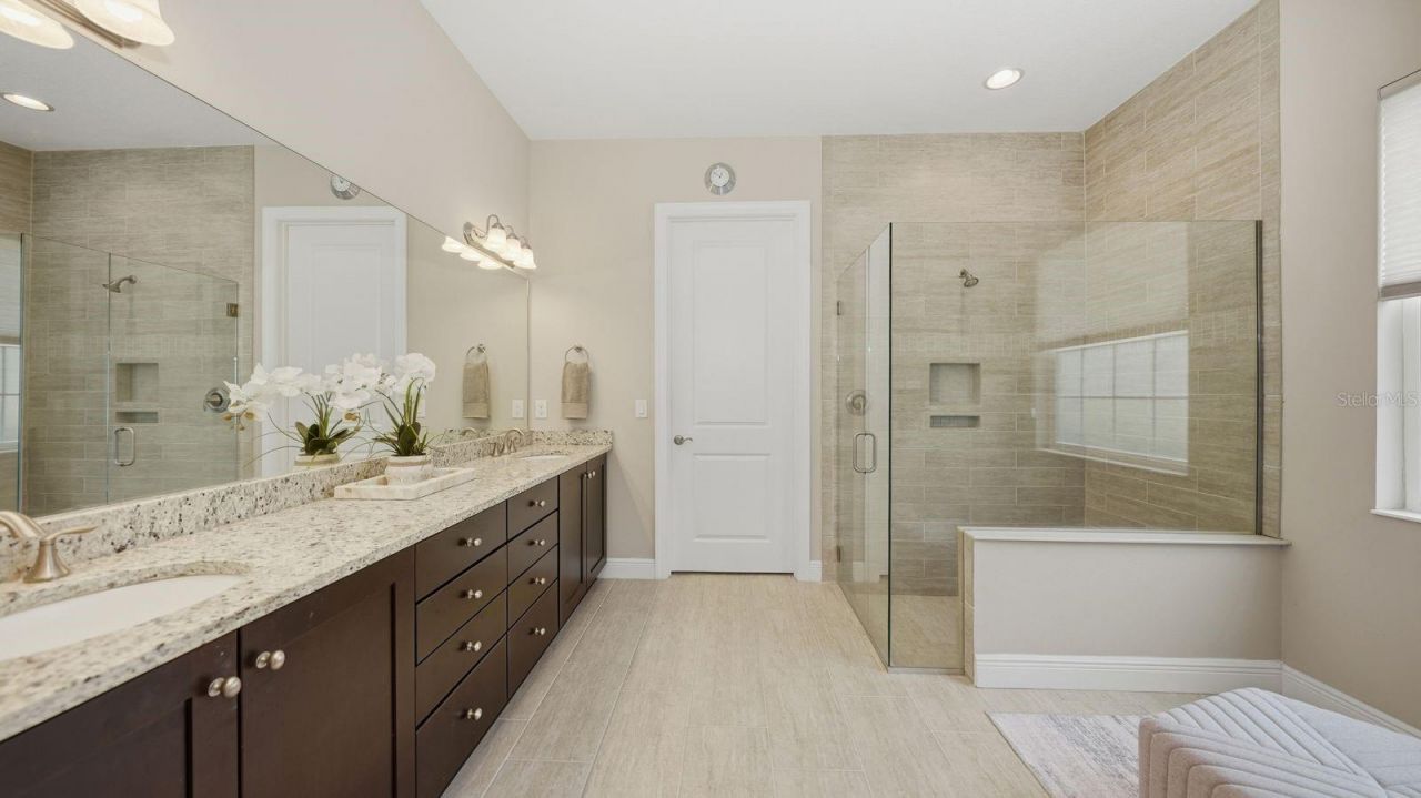 16525 Hillside Circle , Lakewood Ranch, FL 34202 Photo