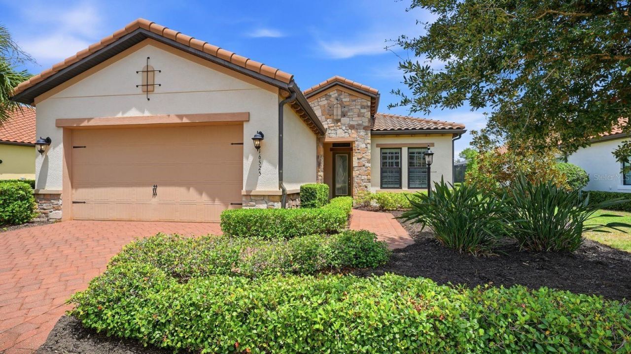 16525 Hillside Circle , Lakewood Ranch, FL 34202 Photo
