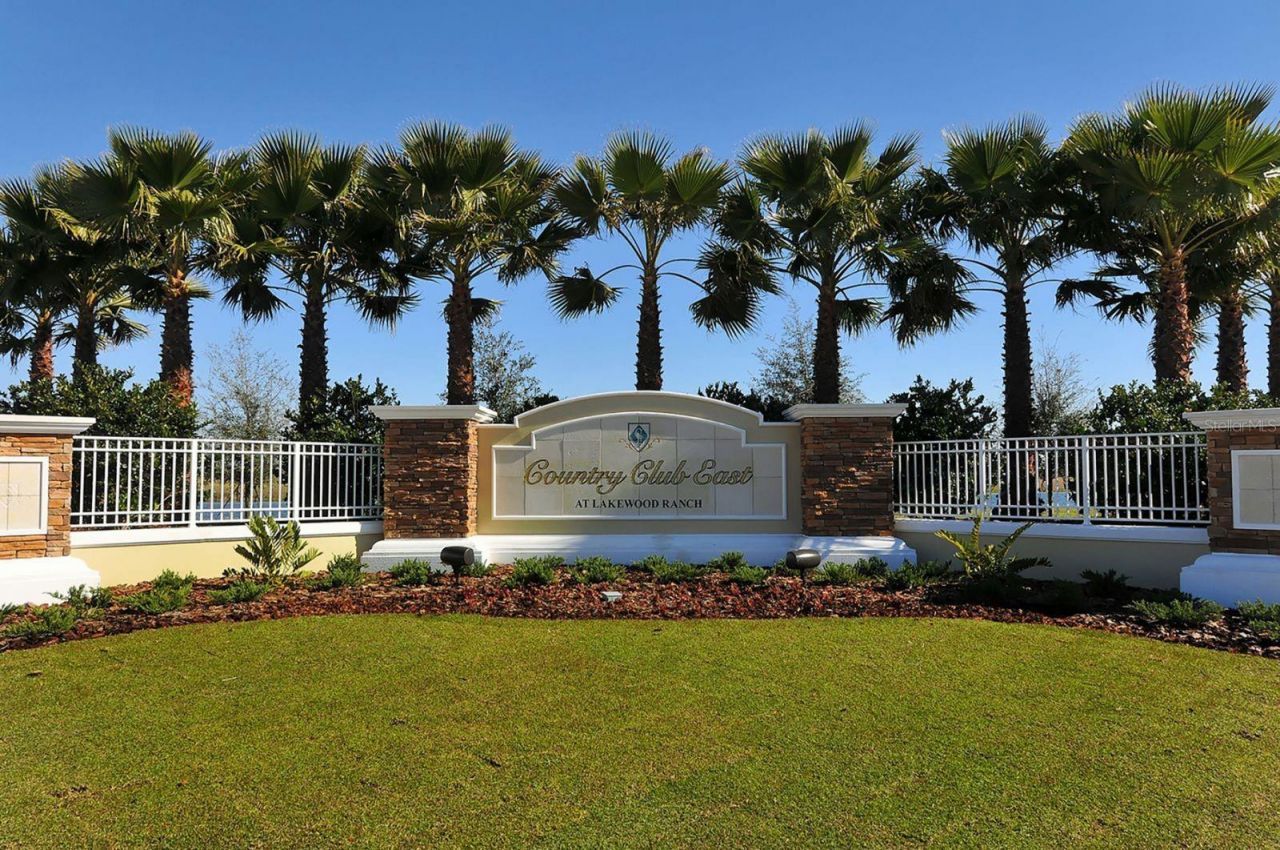 16525 Hillside Circle , Lakewood Ranch, FL 34202 Photo