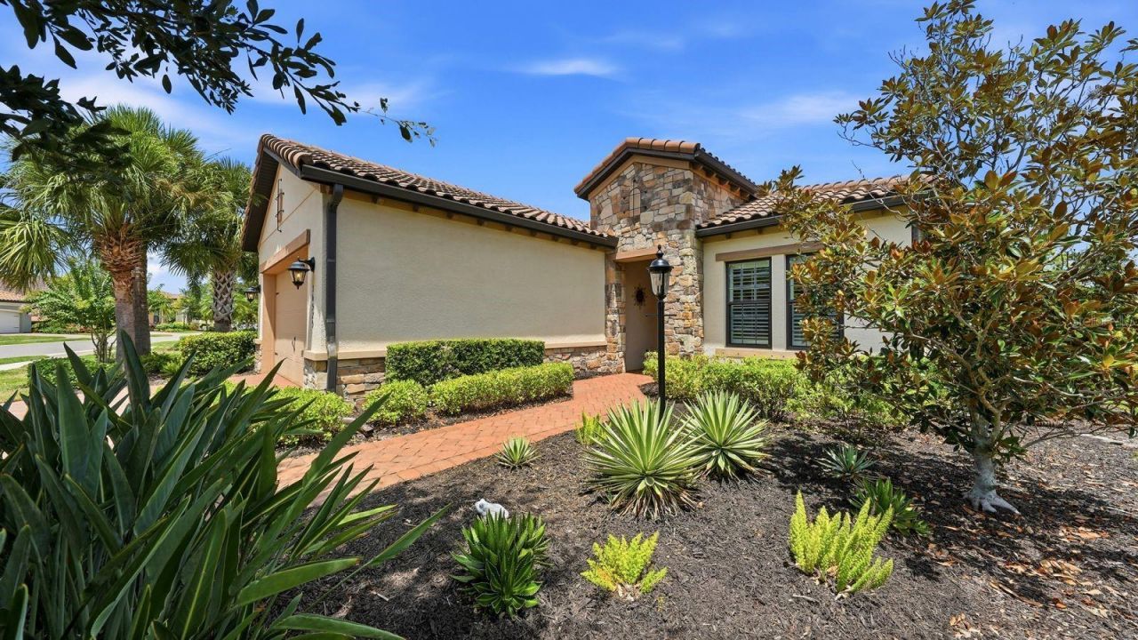 16525 Hillside Circle , Lakewood Ranch, FL 34202 Photo