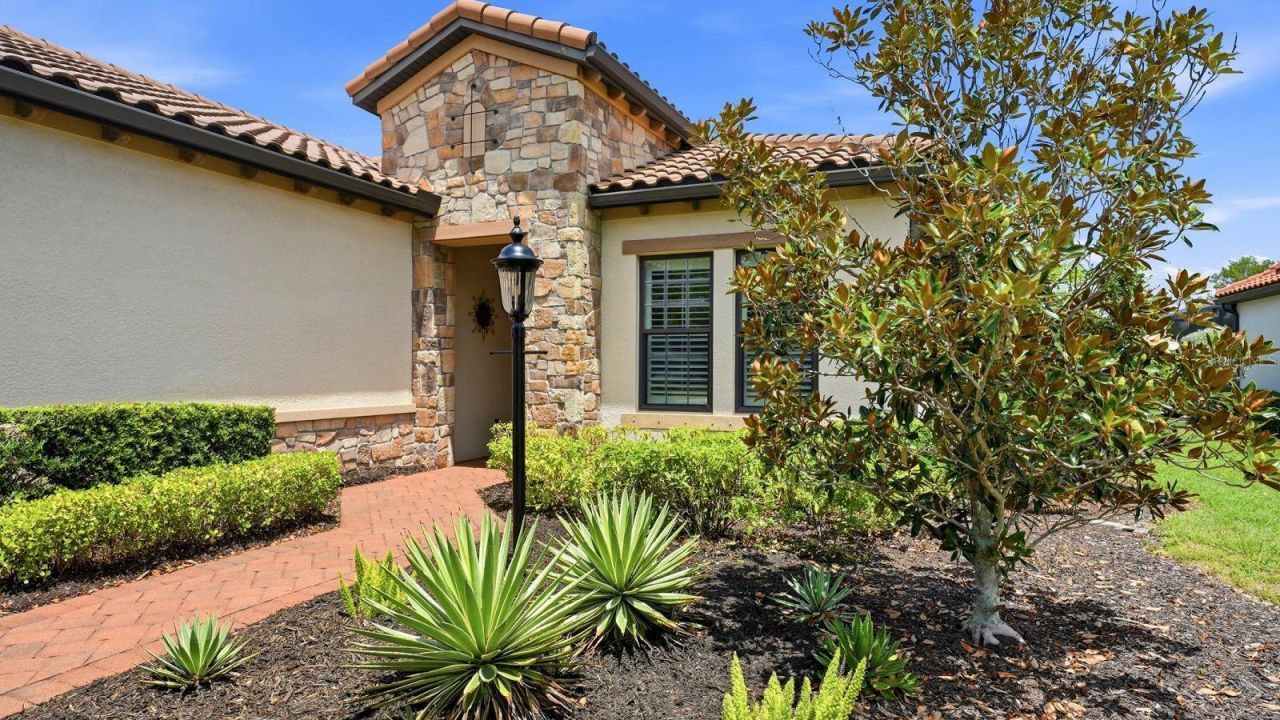 16525 Hillside Circle , Lakewood Ranch, FL 34202 Photo