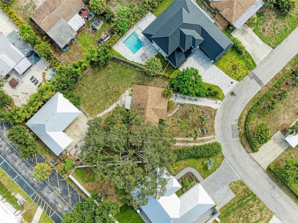 1300 LOMA LINDA COURT , SARASOTA, FL 34239