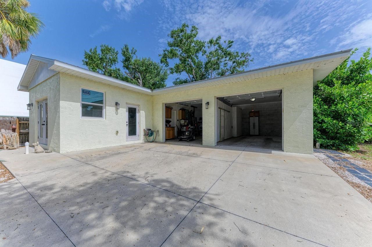 1300 Loma Linda Court , Sarasota, FL 34239 Photo