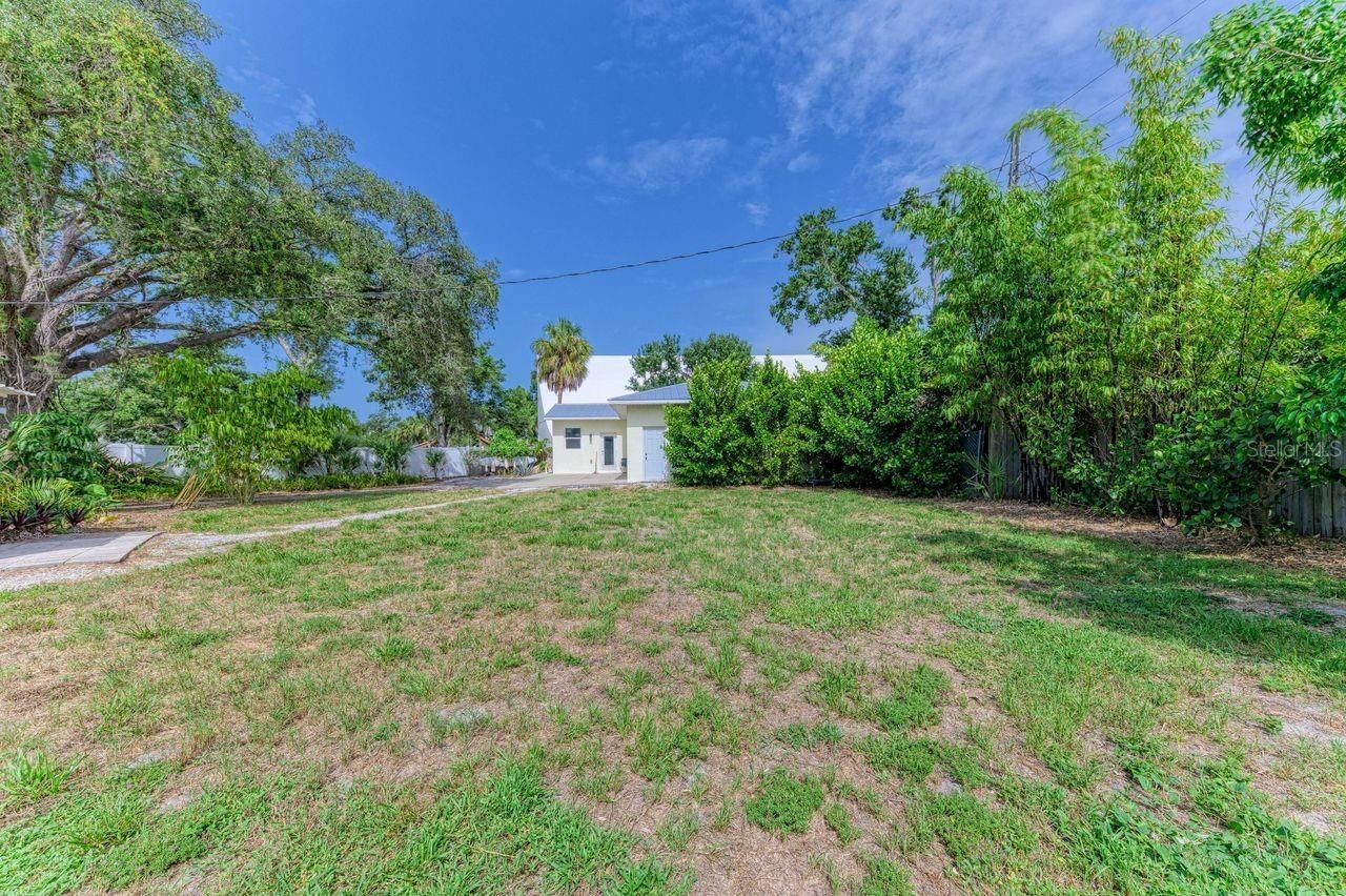 1300 Loma Linda Court , Sarasota, FL 34239 Photo