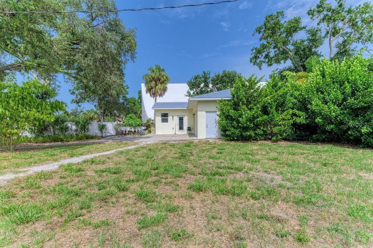 1300 Loma Linda Court , Sarasota, FL 34239 Photo