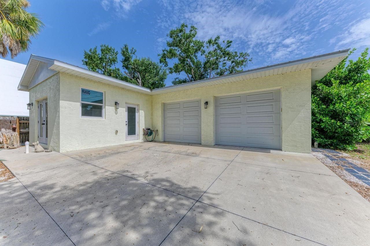 1300 Loma Linda Court , Sarasota, FL 34239 Photo